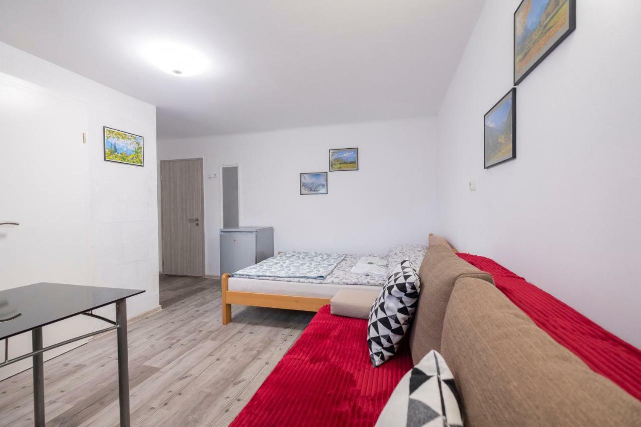 Newly Renovated Studio With Air Conditioner & Free Parking Lublaň Exteriér fotografie